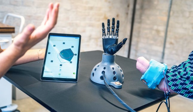 bebionic: Η εξέλιξη του προσθετικού χεριού μέσα από την τεχνολογία